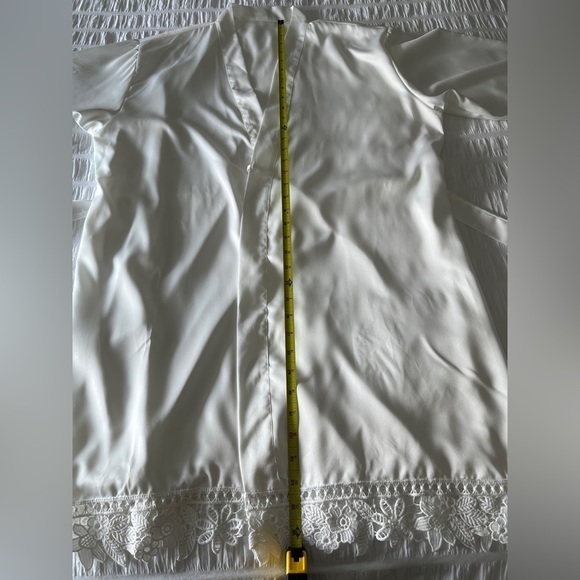 ROBE Flowy Short Length Tie Waist White Floral Lace Trim Sheer Loungewear - Picture 9 of 11